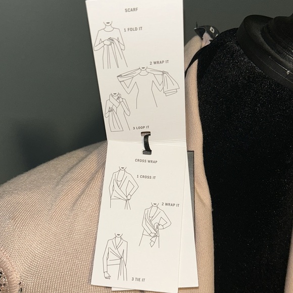 Cozy DKNY Cardigan size M/L - Picture 5 of 13